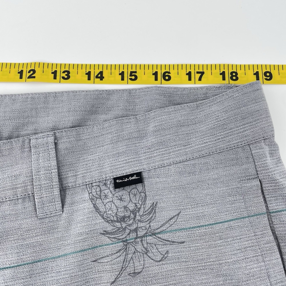 TravisMathew Golf Shorts Men 38‎ Gray Pineapple Print Casual Stretch Performance - Picture 4 of 8